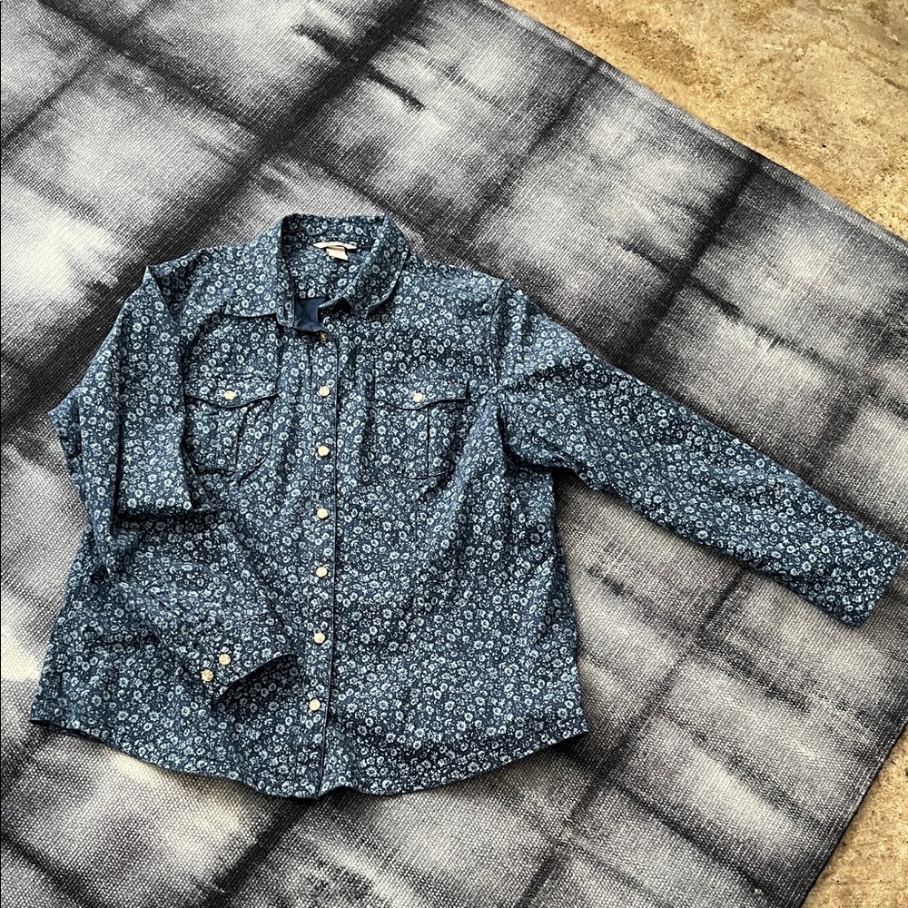 Duluth Trading Co Blue Floral Button Down Shirt